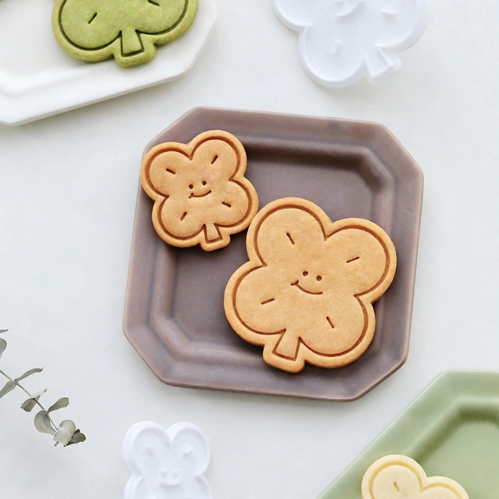 Cetakan Kue Berbentuk Semanggi - Kitchen Baking Items ulasan dan harga