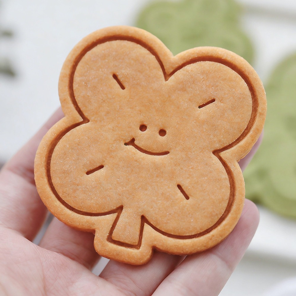 Cetakan Kue Berbentuk Semanggi - Kitchen Baking Items ulasan dan harga